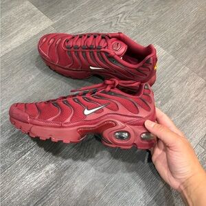 Nike Air Max Plus TN Burgundy/Maroon Running Shoes
